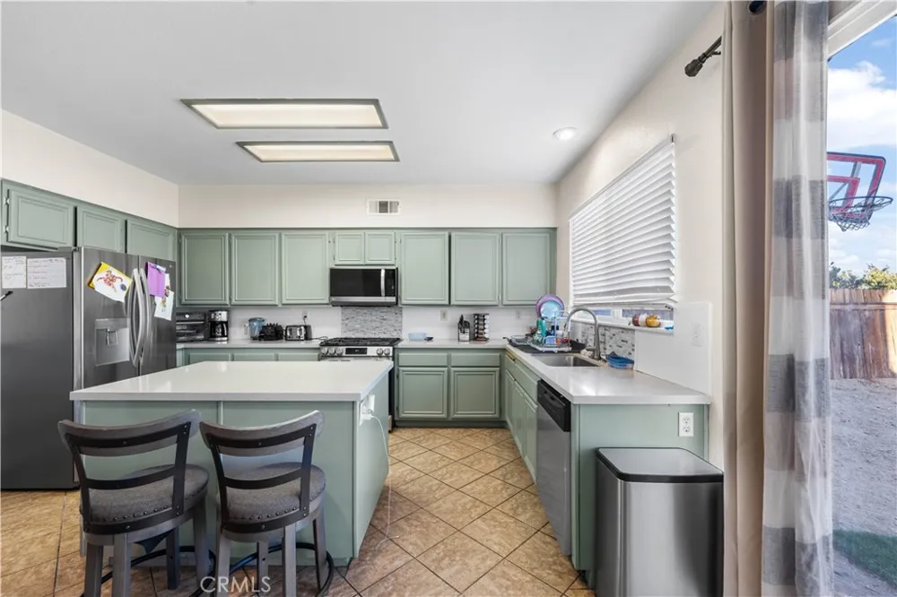 36624 Roosevelt Palmdale, CA 93552