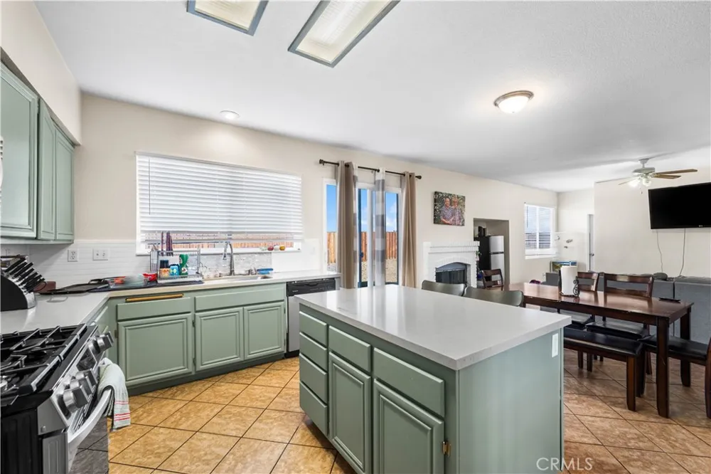 36624 Roosevelt Palmdale, CA 93552