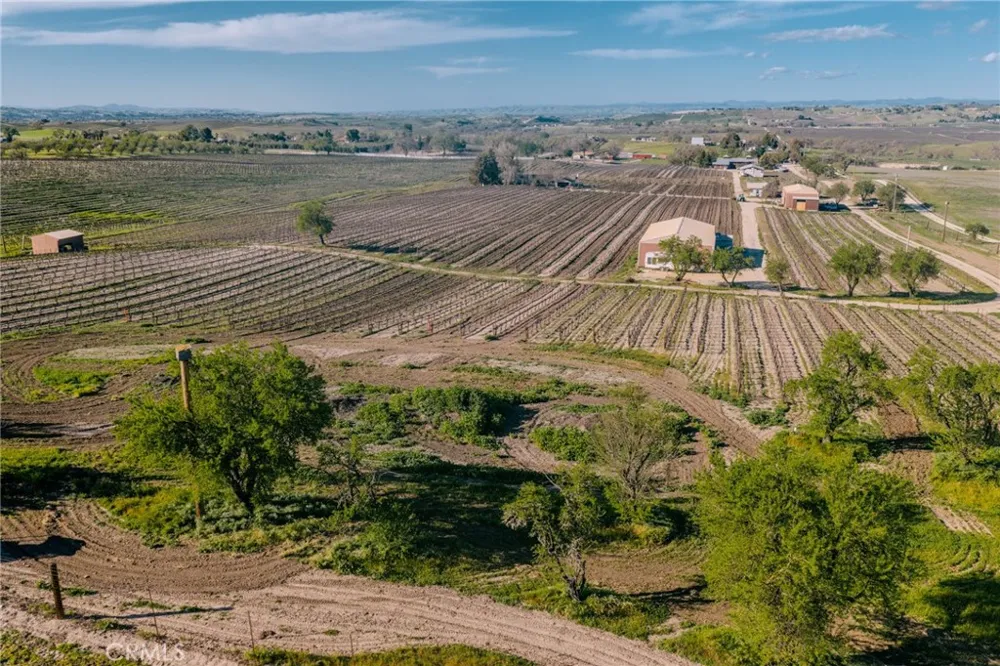 5575 El Pomar Templeton, CA 93465