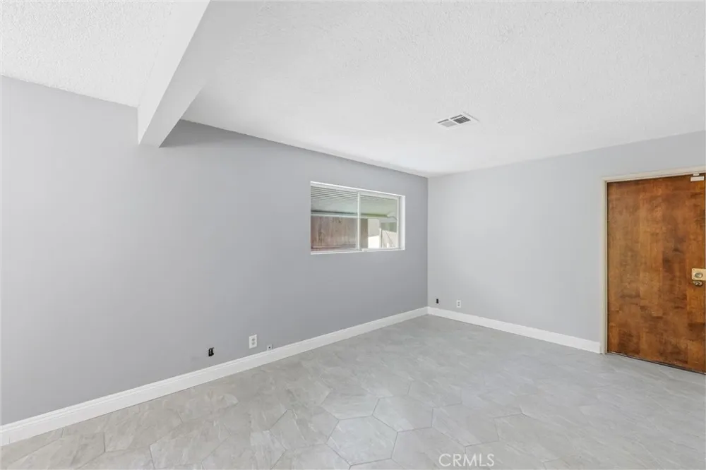24673 Barton Loma Linda, CA 92354
