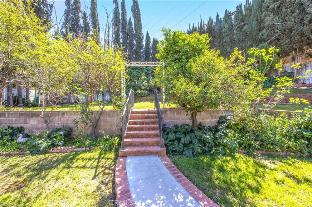 24673 Barton Loma Linda, CA 92354