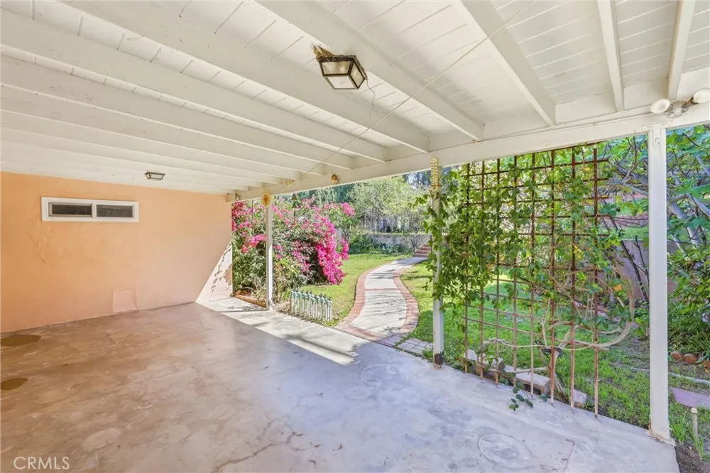 24673 Barton Loma Linda, CA 92354