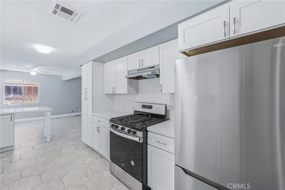 24673 Barton Loma Linda, CA 92354