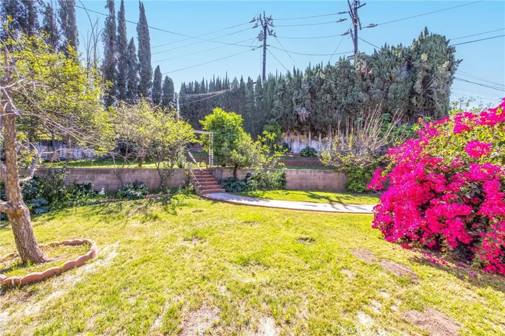 24673 Barton Loma Linda, CA 92354