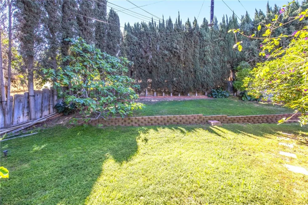 24673 Barton Loma Linda, CA 92354