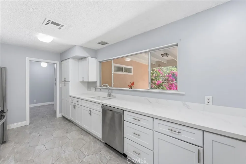 24673 Barton Loma Linda, CA 92354