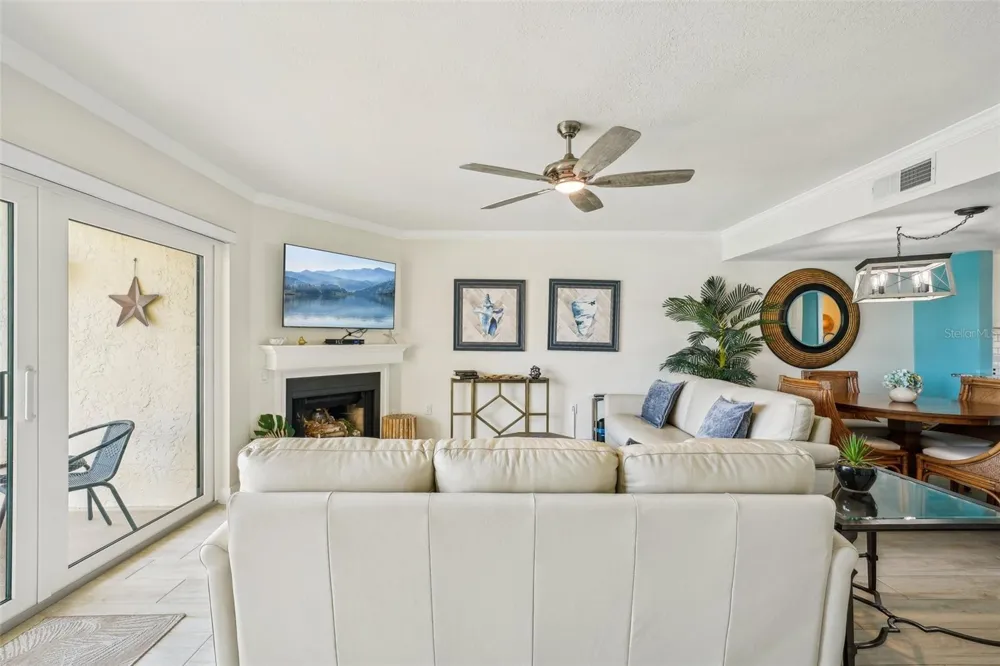 7520 SUNSHINE SKYWAY LANE S #T18 St Petersburg, FL 33711