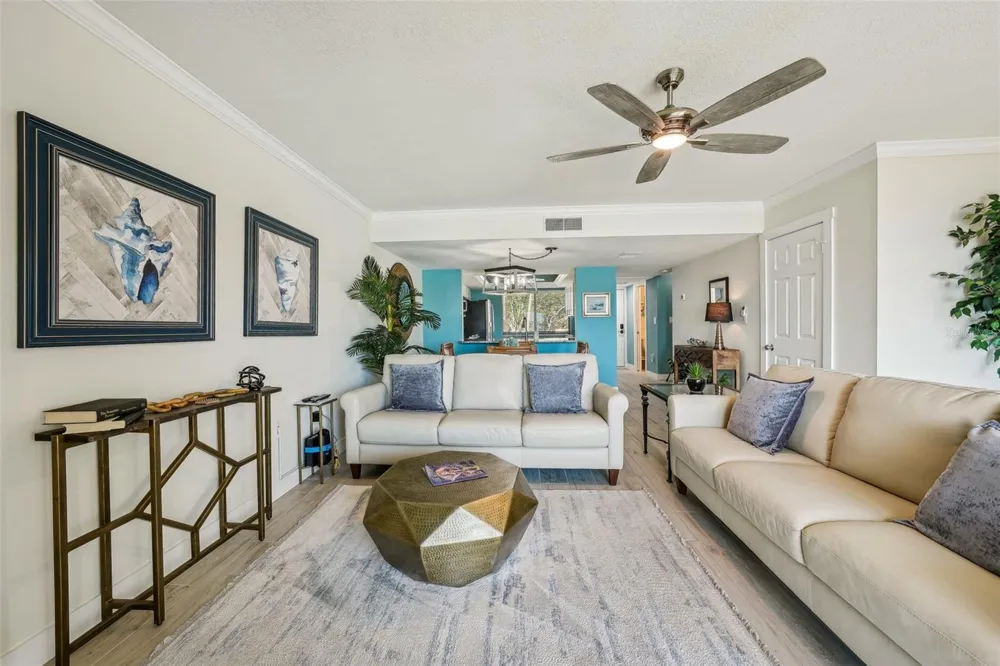 7520 SUNSHINE SKYWAY LANE S #T18 St Petersburg, FL 33711