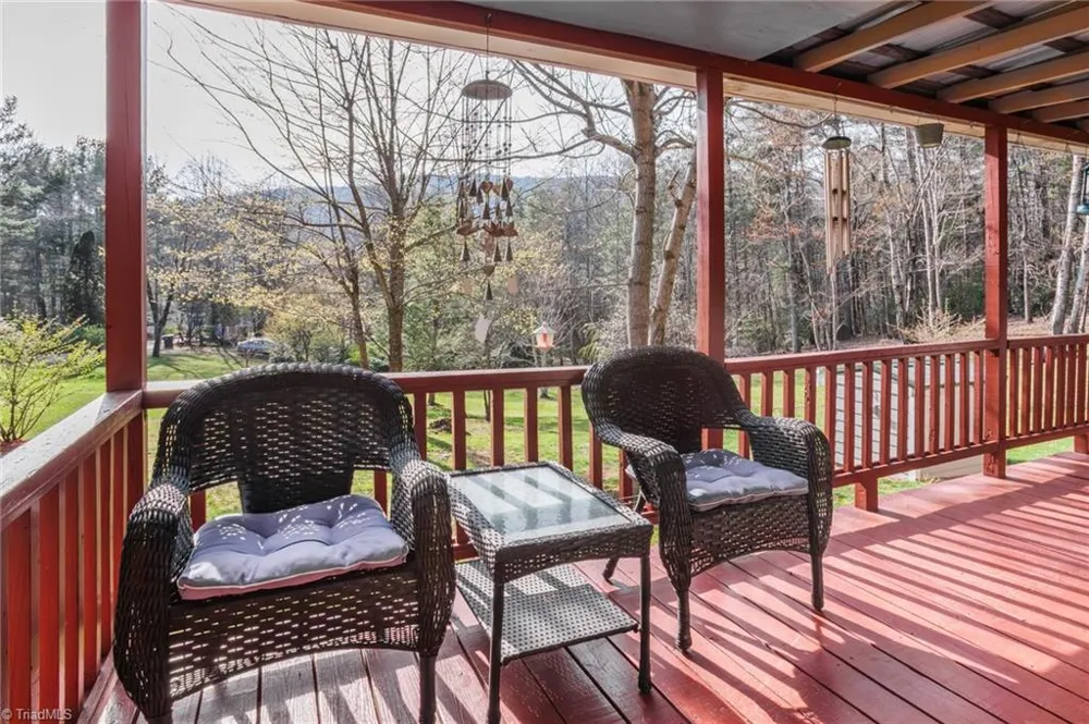6414 Summit Road Purlear, NC 28665