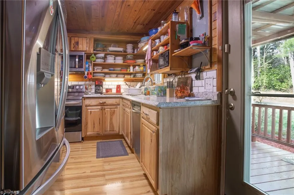 6414 Summit Road Purlear, NC 28665