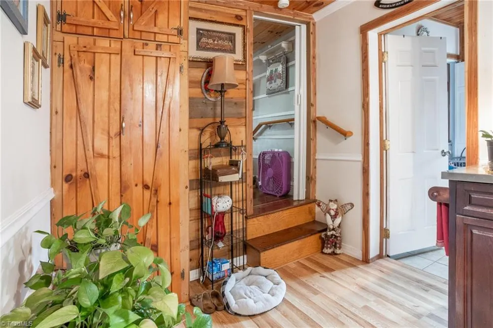 6414 Summit Road Purlear, NC 28665