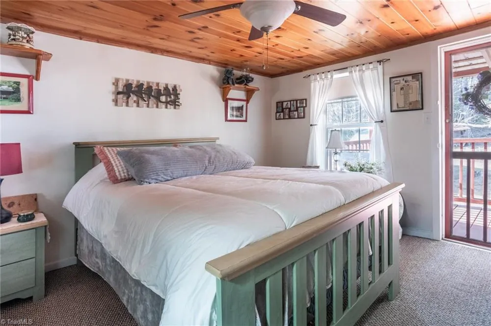 6414 Summit Road Purlear, NC 28665
