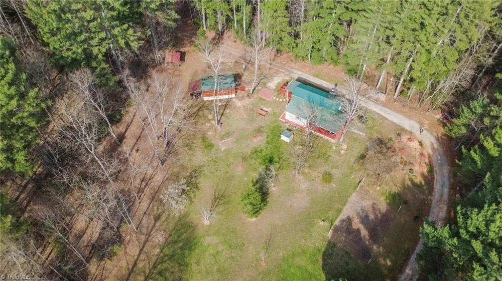 6414 Summit Road Purlear, NC 28665
