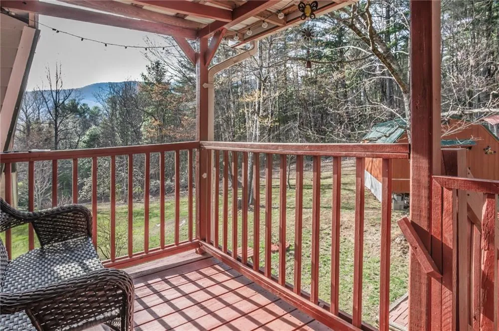 6414 Summit Road Purlear, NC 28665