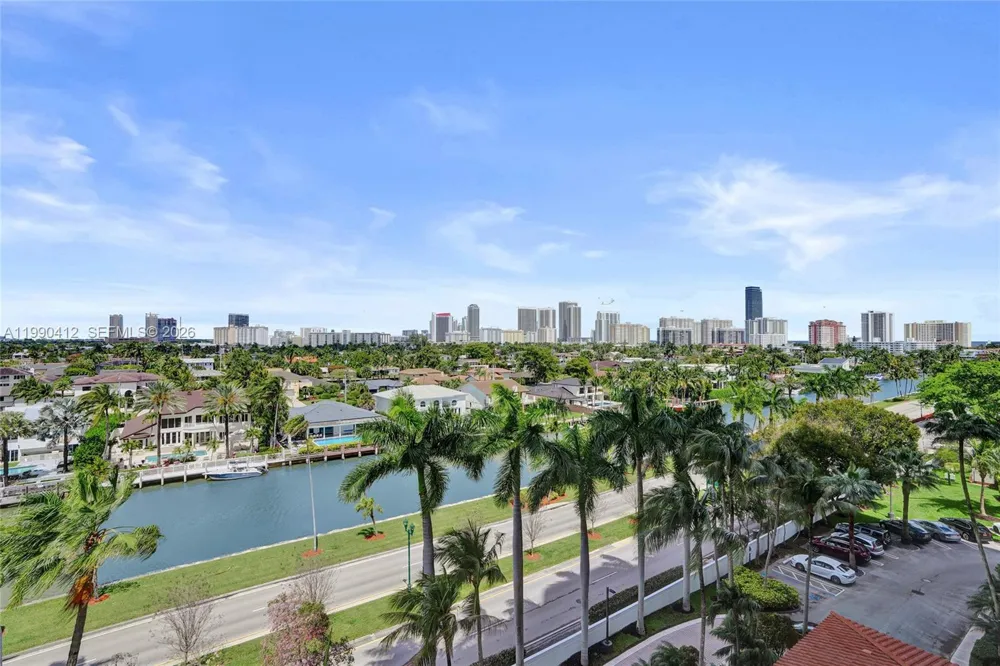 3598 Yacht Club Dr #702 Aventura, FL 33180