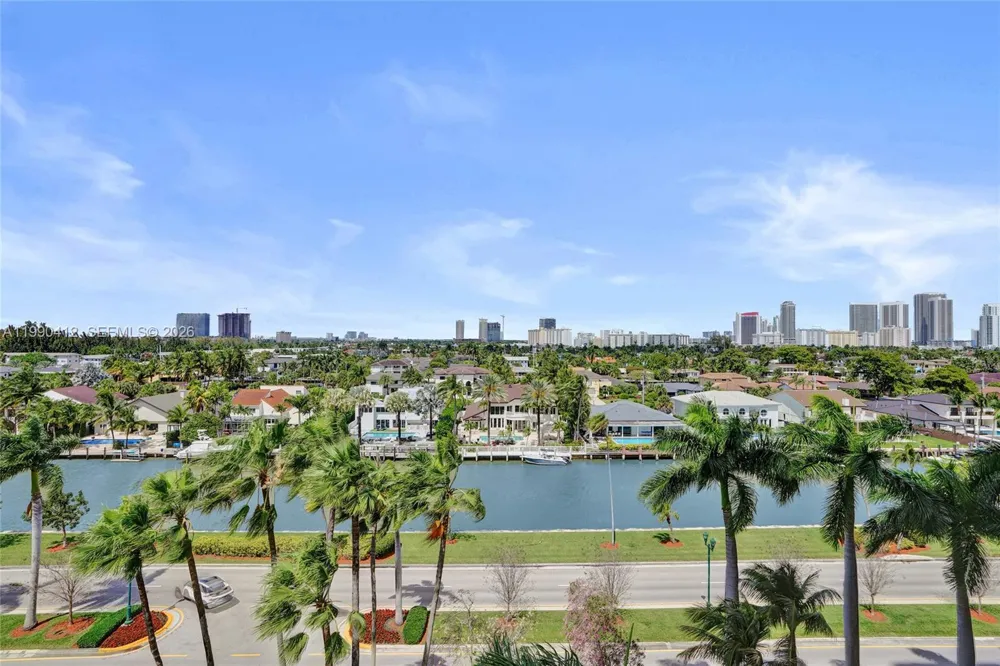 3598 Yacht Club Dr #702 Aventura, FL 33180