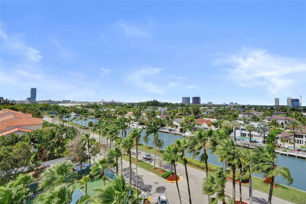 3598 Yacht Club Dr #702 Aventura, FL 33180