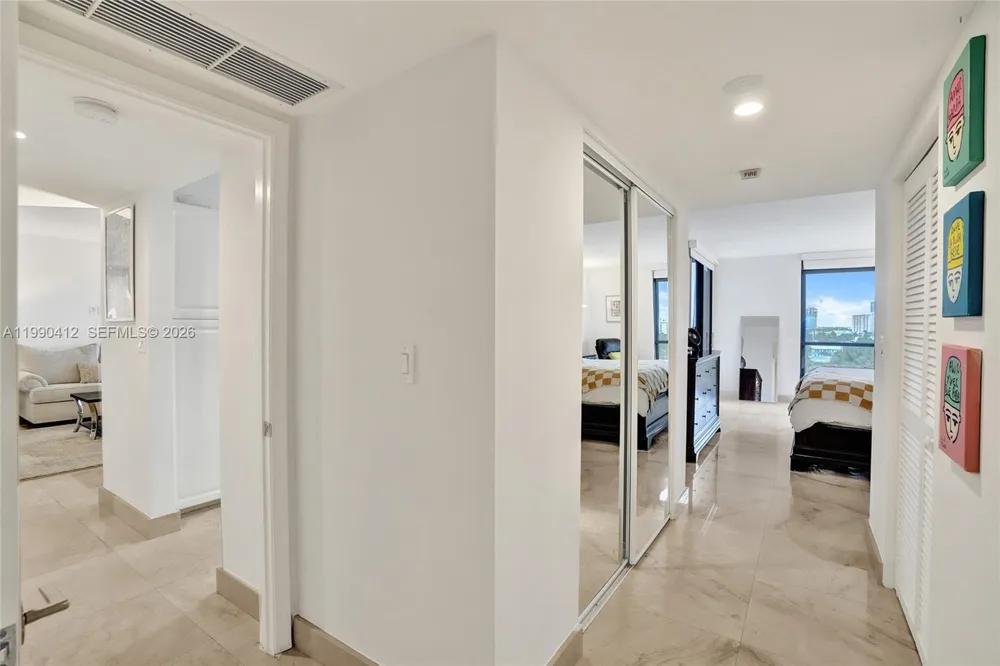 3598 Yacht Club Dr #702 Aventura, FL 33180