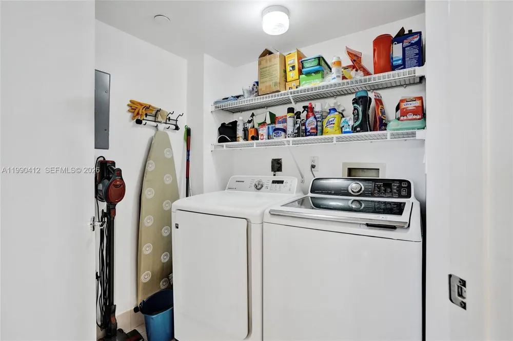 3598 Yacht Club Dr #702 Aventura, FL 33180