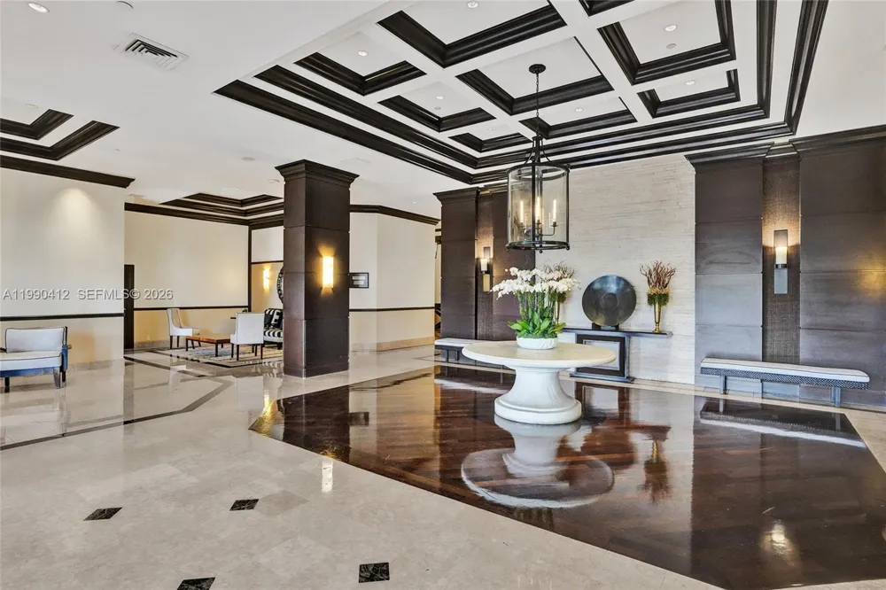 3598 Yacht Club Dr #702 Aventura, FL 33180
