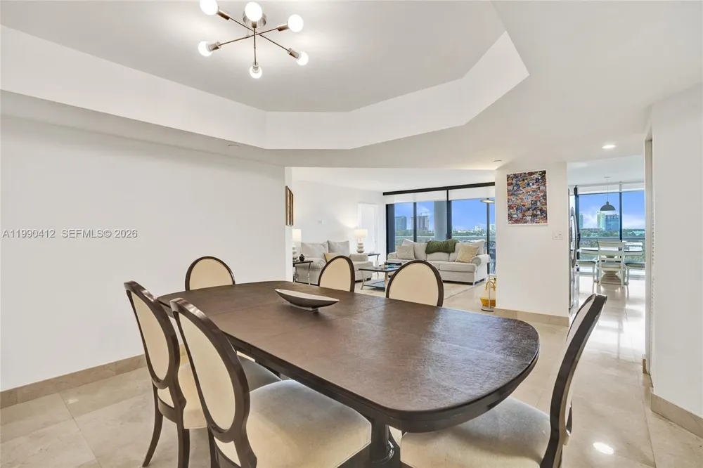 3598 Yacht Club Dr #702 Aventura, FL 33180