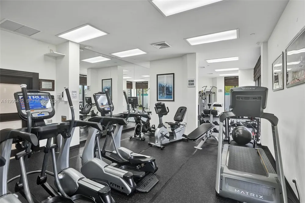 3598 Yacht Club Dr #702 Aventura, FL 33180