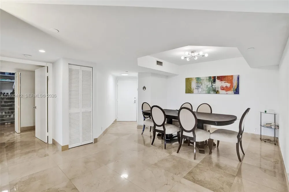 3598 Yacht Club Dr #702 Aventura, FL 33180