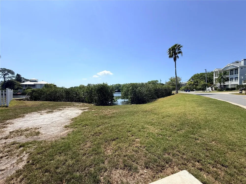 231 LAGOON DRIVE Palm Harbor, FL 34683