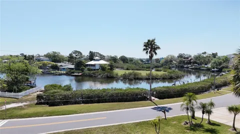231 LAGOON DRIVE