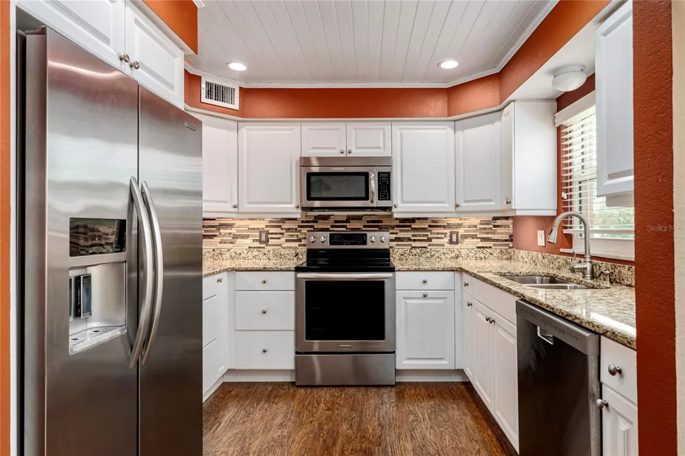 7001 PLACE DE LA PAIX #2A South Pasadena, FL 33707