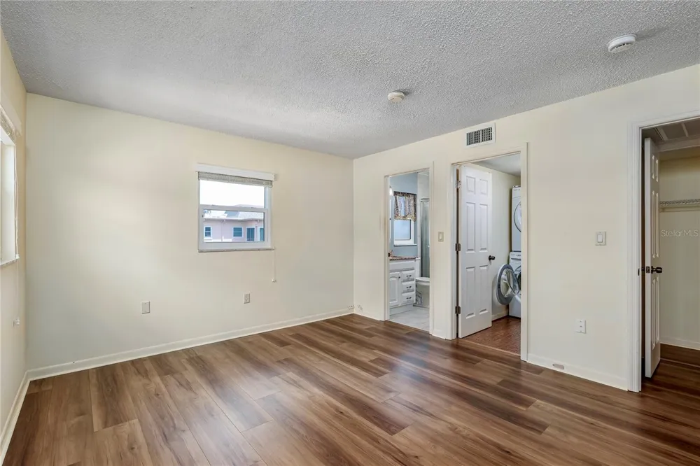 7001 PLACE DE LA PAIX #2A South Pasadena, FL 33707