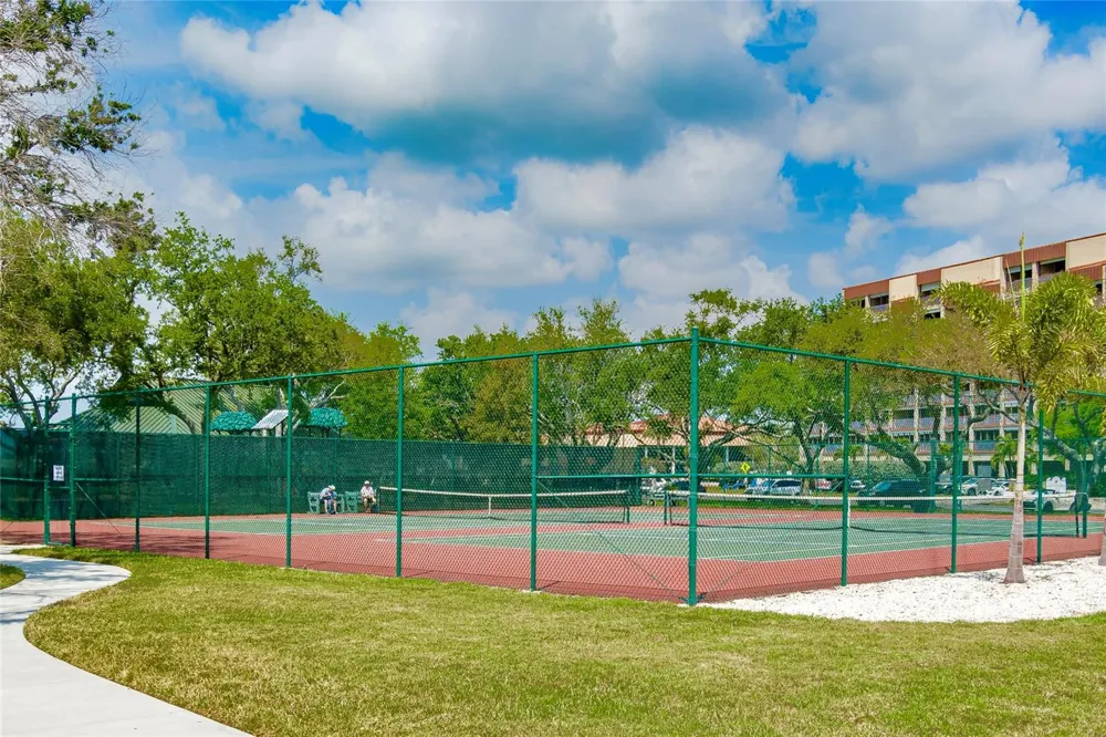 7001 PLACE DE LA PAIX #2A South Pasadena, FL 33707