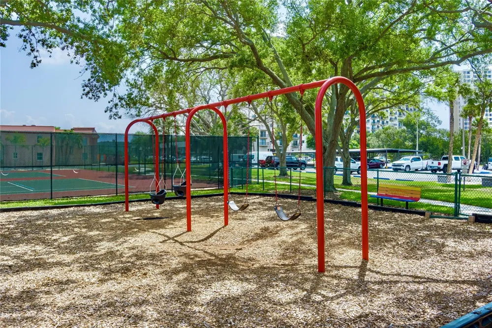 7001 PLACE DE LA PAIX #2A South Pasadena, FL 33707