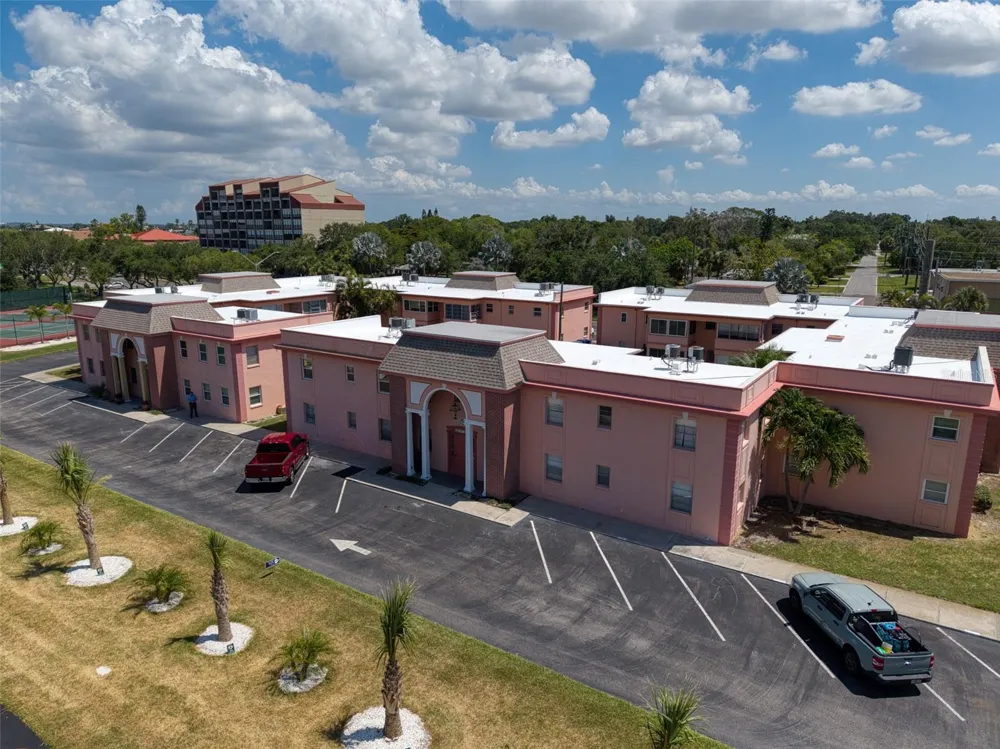 7001 PLACE DE LA PAIX #2A South Pasadena, FL 33707
