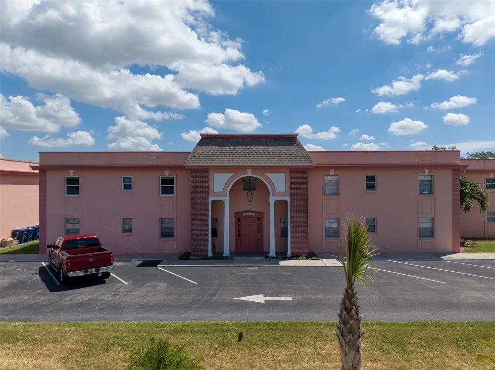 7001 PLACE DE LA PAIX #2A South Pasadena, FL 33707