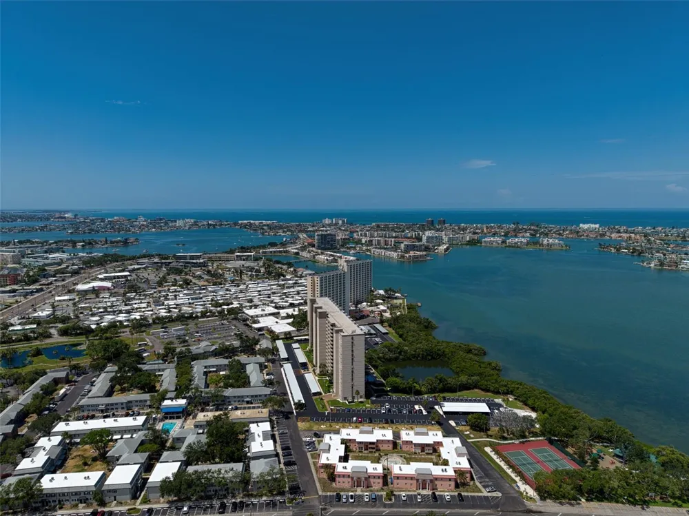 7001 PLACE DE LA PAIX #2A South Pasadena, FL 33707