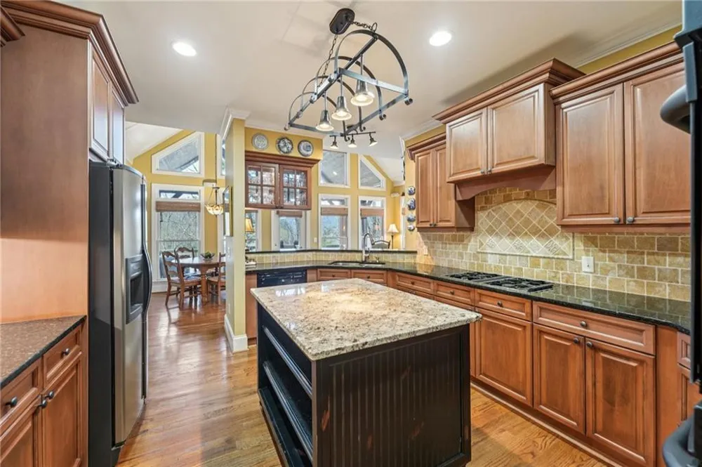44 Kilmartin Point Big Canoe, GA 30143