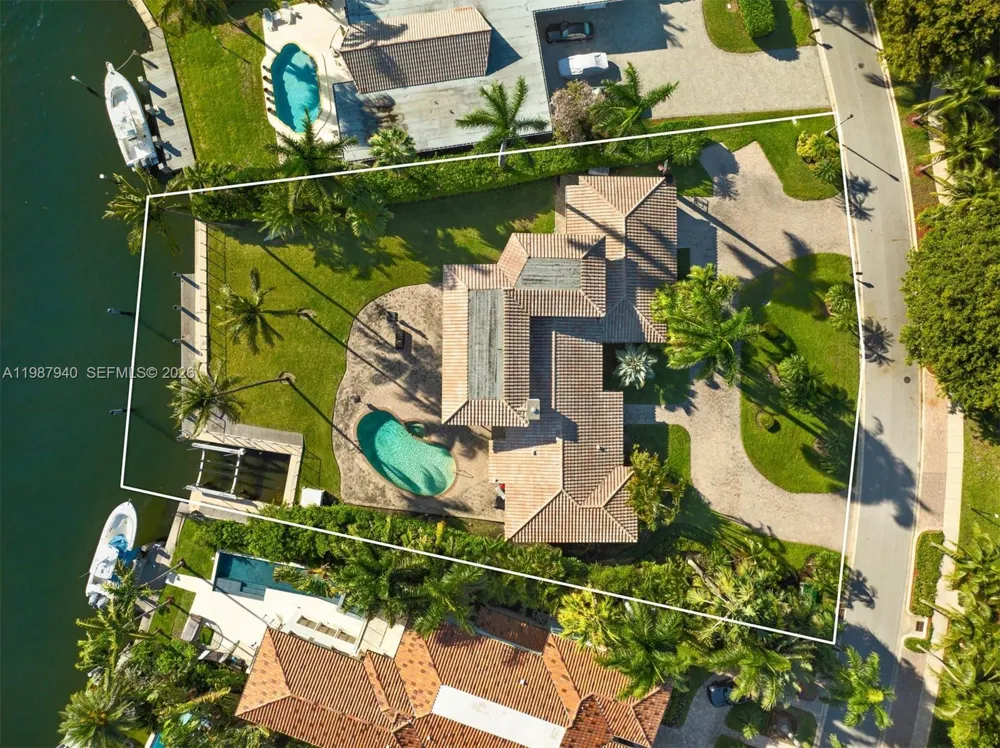 268 S Parkway Golden Beach, FL 33160