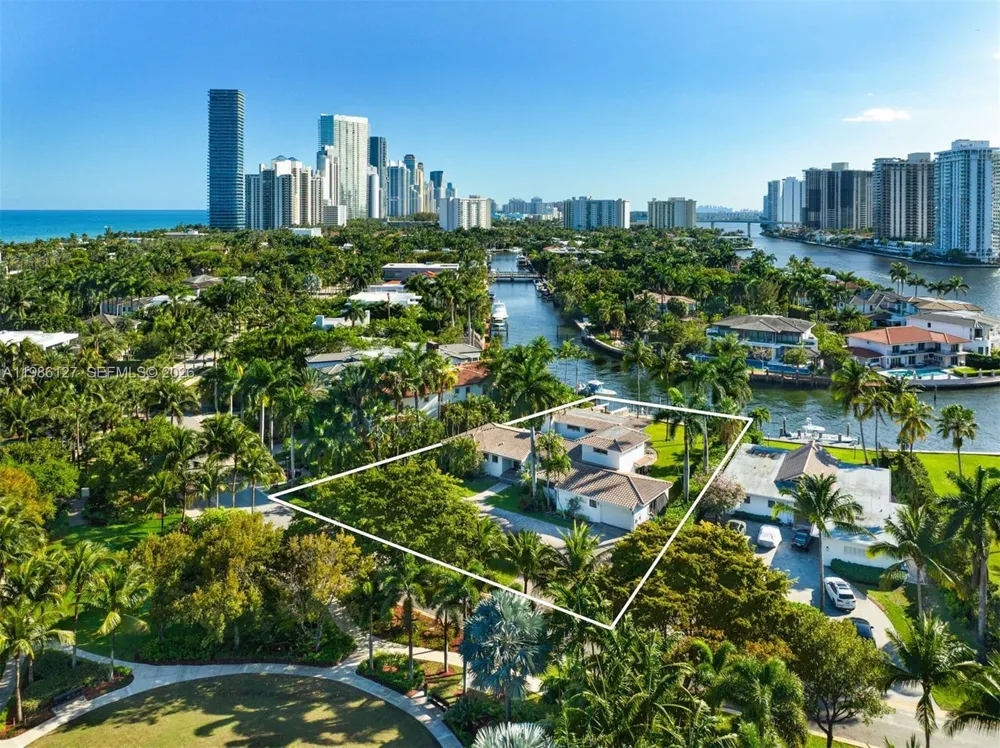 268 S Parkway Golden Beach, FL 33160
