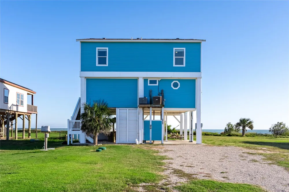 986 Edson Drive Gilchrist, TX 77617