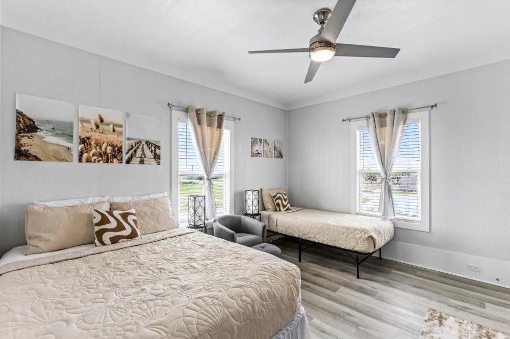 986 Edson Drive Gilchrist, TX 77617