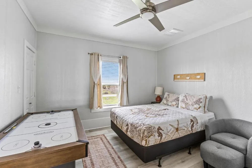 986 Edson Drive Gilchrist, TX 77617