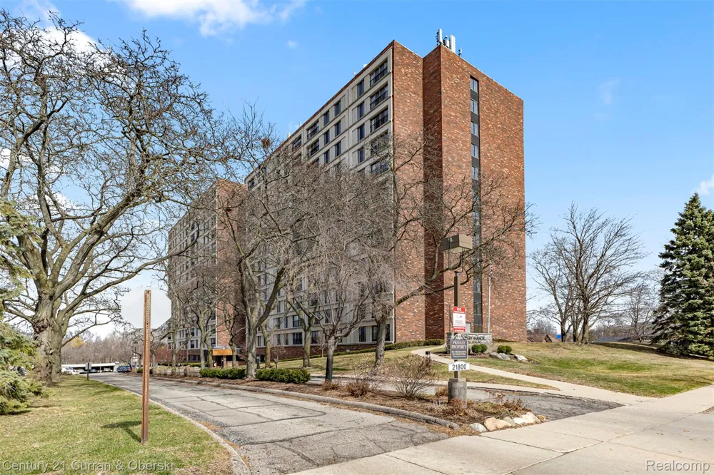 21800 Morley Avenue #618 Dearborn City, MI 48124