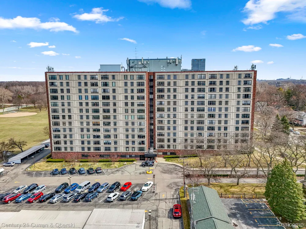 21800 Morley Avenue #618 Dearborn City, MI 48124