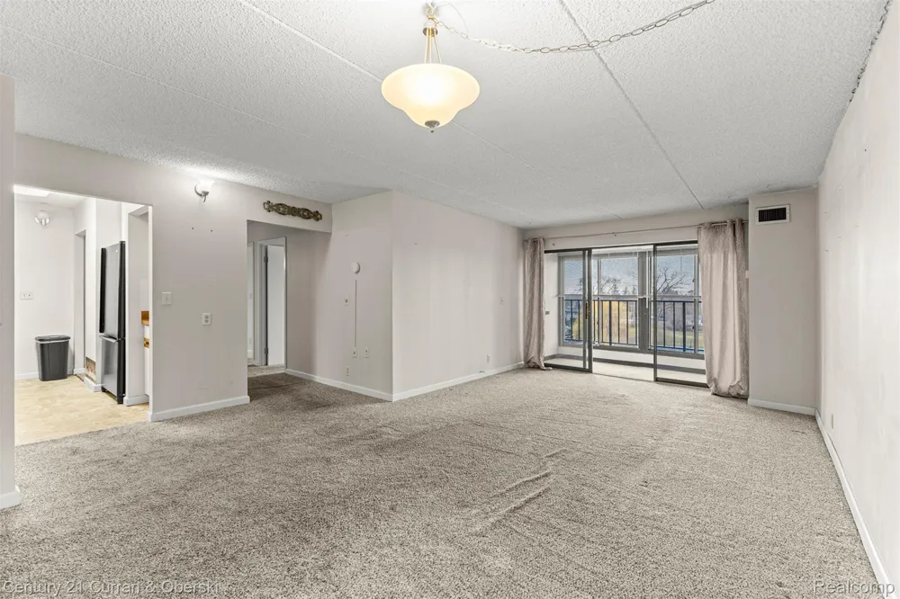 21800 Morley Avenue #618 Dearborn City, MI 48124