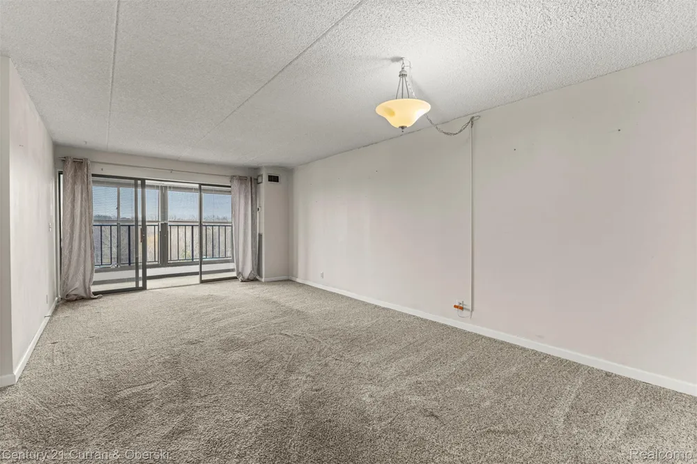 21800 Morley Avenue #618 Dearborn City, MI 48124