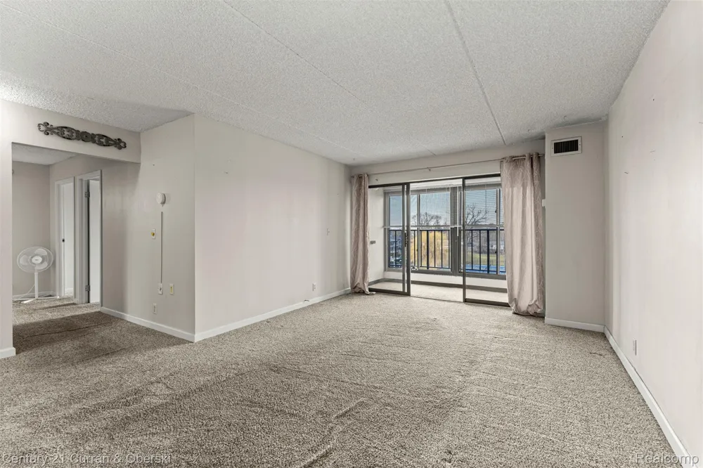 21800 Morley Avenue #618 Dearborn City, MI 48124