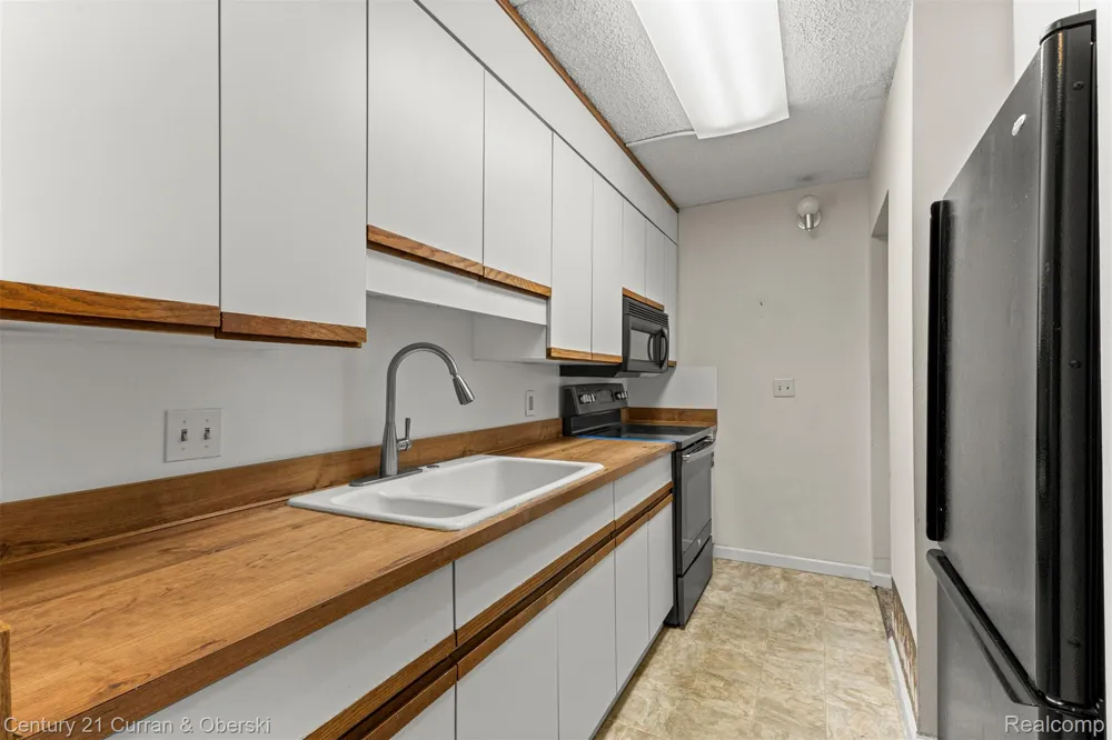 21800 Morley Avenue #618 Dearborn City, MI 48124