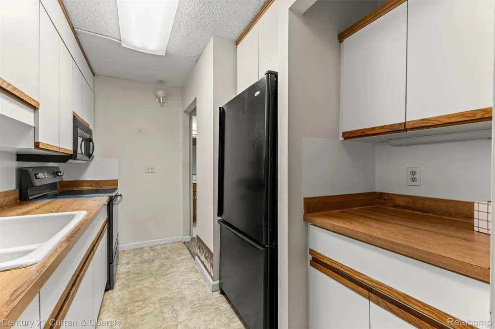 21800 Morley Avenue #618 Dearborn City, MI 48124
