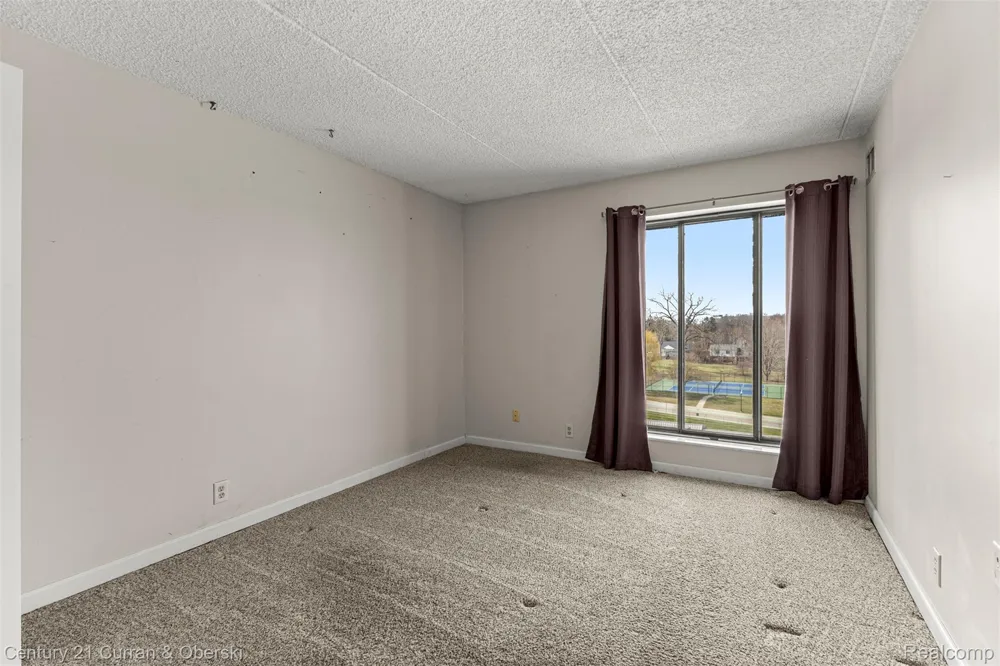21800 Morley Avenue #618 Dearborn City, MI 48124